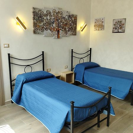Roma Tourist Lease Hotel Acilia Bagian luar foto