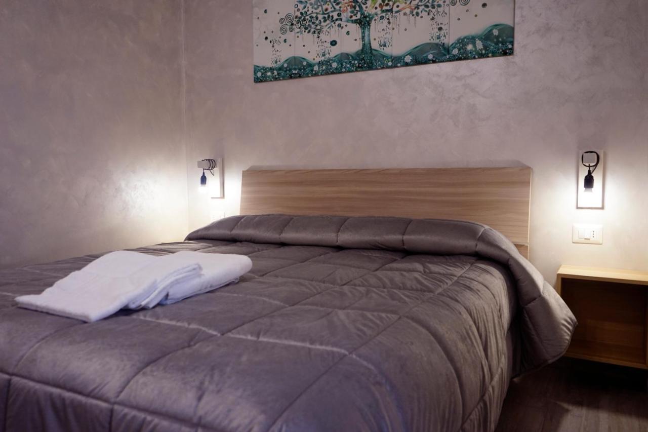 Roma Tourist Lease Hotel Acilia Bagian luar foto
