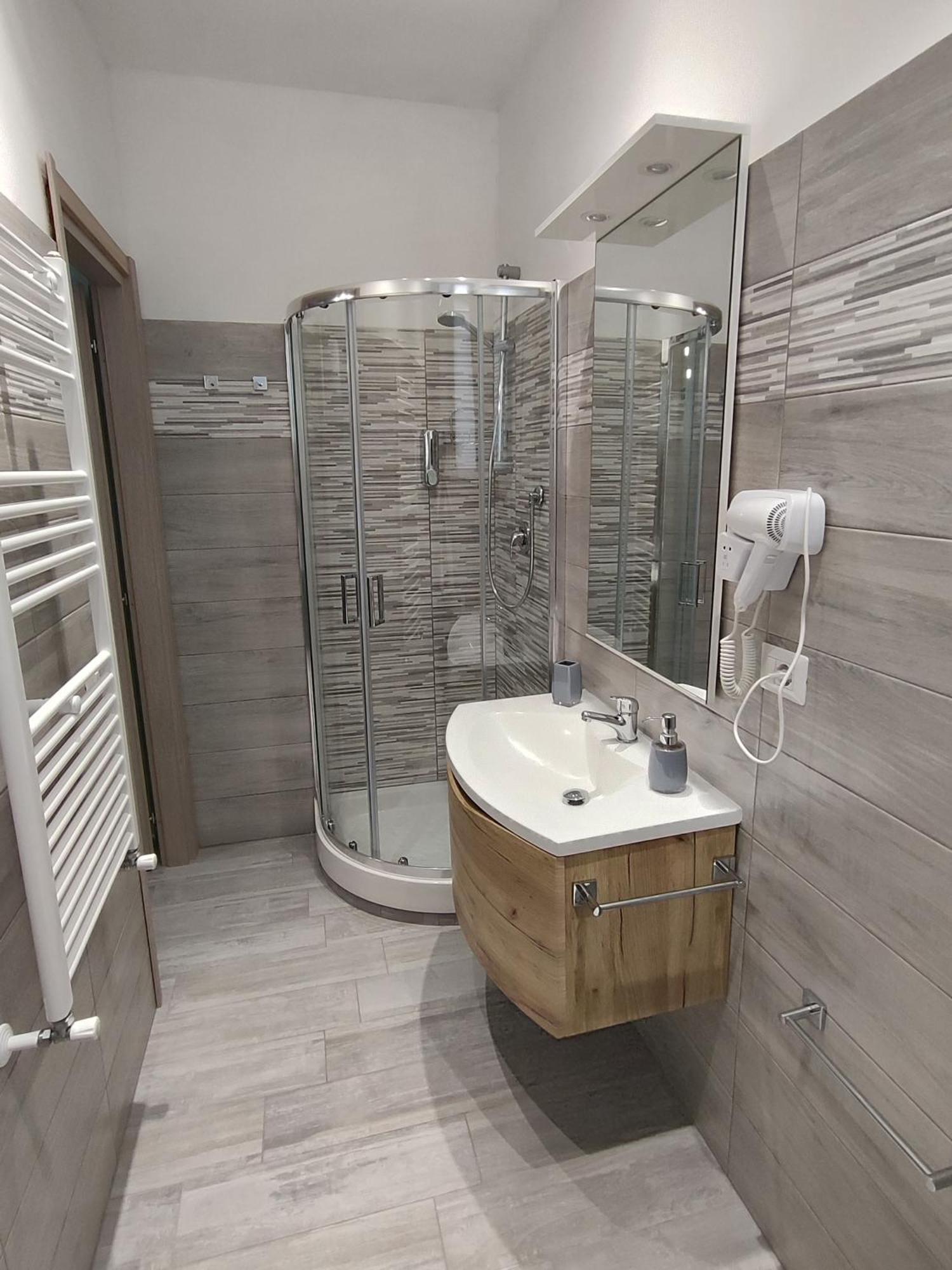 Roma Tourist Lease Hotel Acilia Bagian luar foto